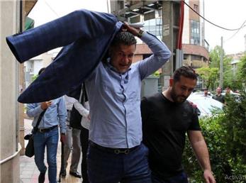 نباید به دایی احترام گذاشت؟