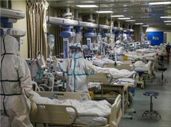 ویدیویی از وضعیت هولناک بیماران مبتلا به کرونا و پرشدن ظرفیت بیمارستانها