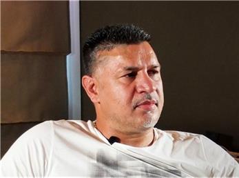 فیلم لحظه سرقت گردنبند طلای علی دایی