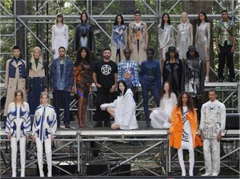 فشن شوی خلاقانه بربری در میان کاج‌های سربه‌فلک‌کشیده