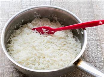 به این دلیل هرگز برنج پخته مانده نخورید