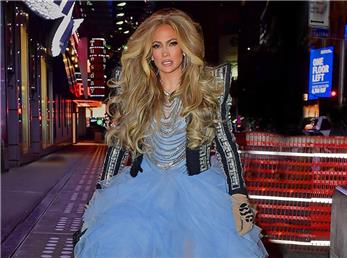 تصاویری که ثابت کرد جنیفر لوپز در 51 سالگی هنوز جذاب است