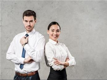 شیوه‌ها‌ی نشان دادنِ اعتمادبنفس با زبان بدن