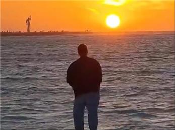 دکلمه سوزناک نوید محمدزاده برای علی انصاریان