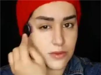 دختری که خودش را شبیه به علی انصاریان کرد