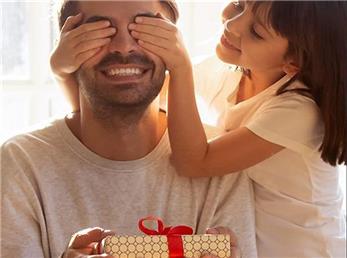روز پدر چی بخرم؟ ایده‌هایی برای خرید هدیه روز مرد/پدر