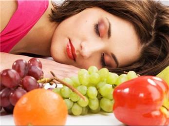 8 ماده غذایی که به داشتن خوابی راحت و عمیق در شب کمک می‌کند