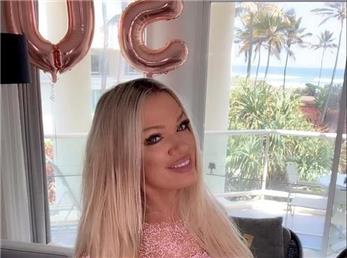 زنی که جذاب‌ترین مادربزرگ دنیا لقب گرفته، رازهای جوانی خود را فاش کرد