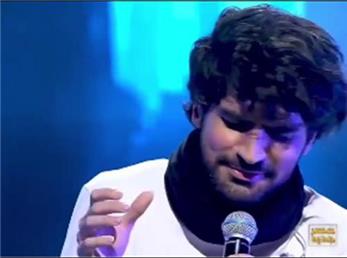 اجرای فوق العاده احساسی عرفان طهماسبی در فینال عصر جدید