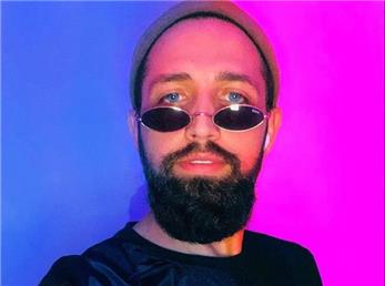 محسن افشانی در کنار قاری جنجالی !