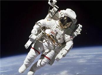 با جسد فضانوردان فوت شده در سفر مریخ چه می کنند؟