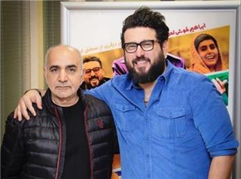 خوانندگی پرویز پرستویی با گروه موسیقی در پشت صحنه «مطرب»