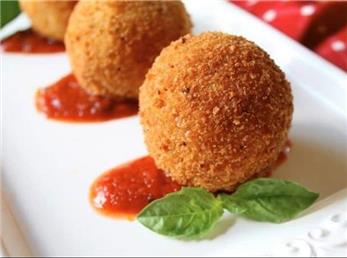 طرز تهیه آرانچینی توپی؛ ایتالیایی لذیذ و خوش قیافه