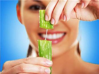 بهترین روش‌ها برای آبرسانی پوست در خانه