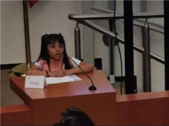 دختری که از «اینشتین» و «هاوکینگ» باهوش‌تر است!