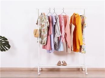 ۸ روش ساده و خانگی برای خوشبو کردن لباس‌ها بدون شست‌وشو