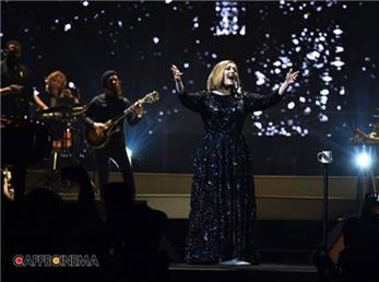 ادل پس از شش سال سکوت به صحنه موسیقی بازگشت