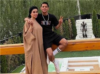 خودنمایی همسر مهدی قائدی با انگشتر میلیاردی!