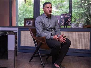 علی دایی به کارت هدیه یک میلیونی مسدود به قهرمان کشتی واکنش نشان داد