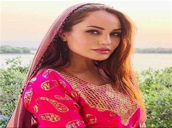 دعوای رامانا سیاحی بدل آنجلینا جولی با پدرش سر امیر تتلو + فیلم و عکس