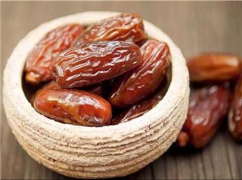 با مصرف ۳ تا ۴ عدد خرما در روز، چه اتفاقاتی در بدن تان می‌افتد؟