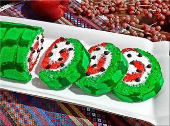 طرز تهیه رولت هندوانه ای ویژه شب یلدا