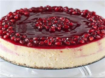 خوشمزه‌ای پاییزی؛ طرز تهیه کیک انار مخصوص شب یلدا