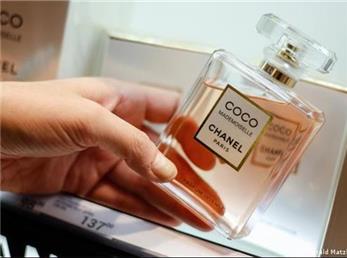 پرطرفدارترین عطرهای زنانه در جهان به روایت تصویر