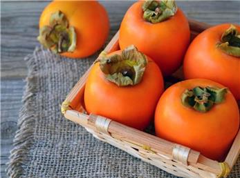 با خوردن زیاد خرمالو چه بر سرتان می‌آید؟