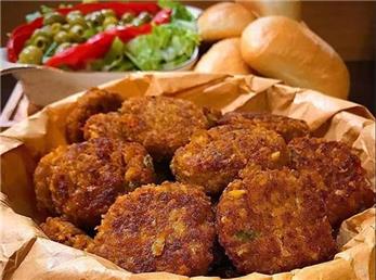 طرز تهیه کتلت سویا ساده با سیب زمینی و جعفری