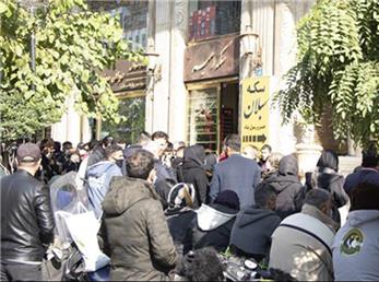 چه کسانی می‌توانند یارانه ۳ میلیونی برای خرید دلار بگیرند؟