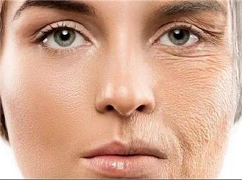 ۱۳ عادت غلط که باعث می شود پیرتر به نظر برسید!