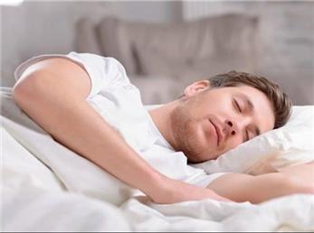 با این روش در کمتر از یک دقیقه به خواب فرو می‌روید!