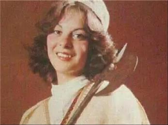 موهای سفید و گرد پیری بر چهره دختر شایسته سابق ایران