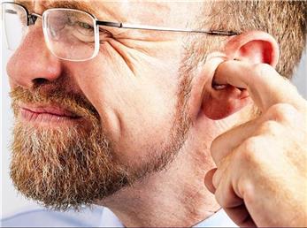 ساده‌ترین راه برای باز کردن گرفتگی گوش چیست؟