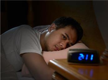 این ۷ ماده غذایی را نخورید تا خواب راحتی داشته باشید