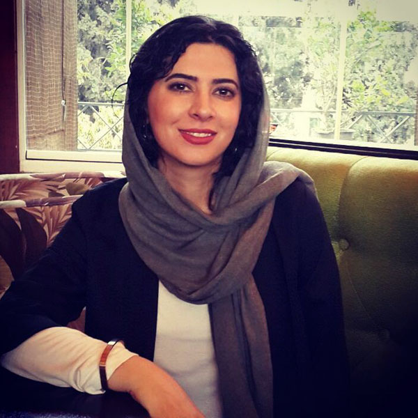 بیوگرافی نازنین احمدی