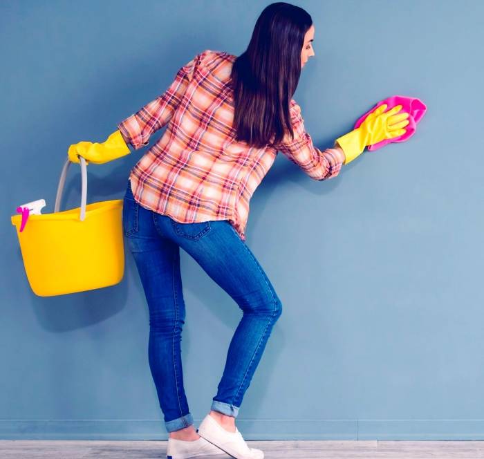 پاک کردن کاغذ دیواری